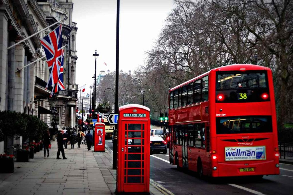 Conheça a história de uma brasileira que se mudou pra Londres.